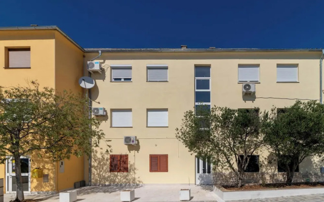 Seafront Apartment Sanja