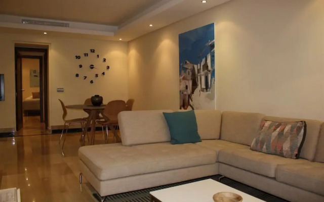 Private Pool Apartment Near Beach