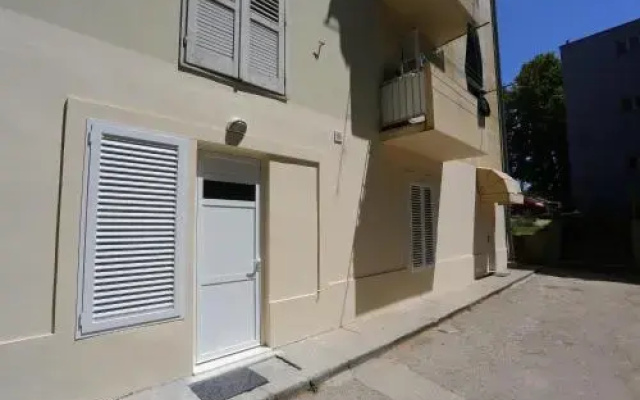 Strawberry Apartment