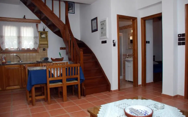 Vila Elena 1astoning view