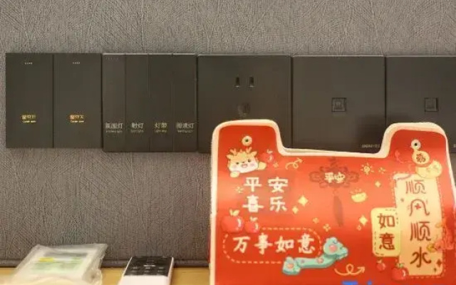Wutong light luxury hotel (Yueyang high-speed rail station)