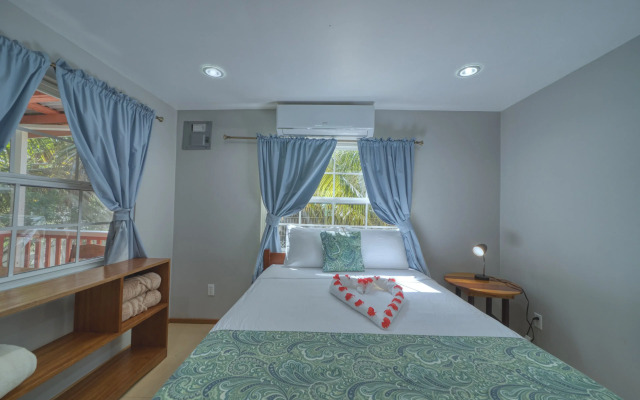 Placencia Villas