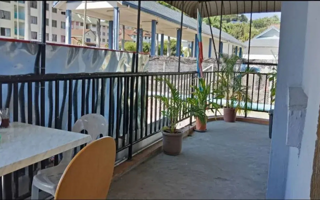 Aira Hotel