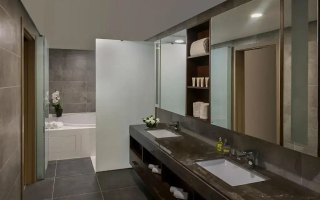 Fancy Apartment With Shared Pool in Maslak