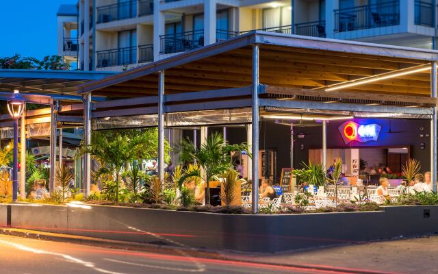 Отель Airlie Beach Эйрли-Бич вид на фасад