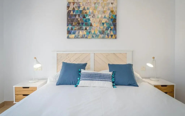 2290-Apt with Terrace Sea View And Pools