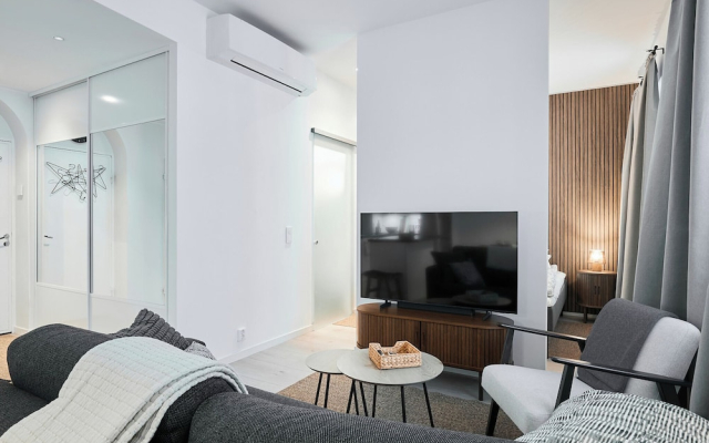 Modernized 1920s Apartment