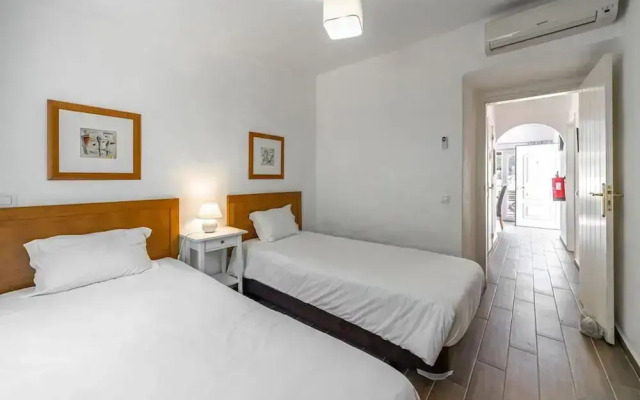 C22 Quinta do Paraiso Superbly Appointed AND FUR