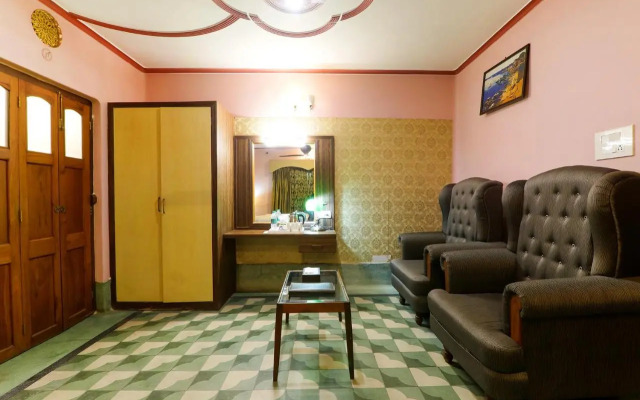 Fabhotel East View