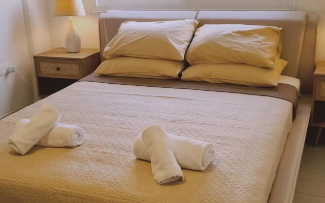 83 Lim1 - Stay Mermaid s Cove