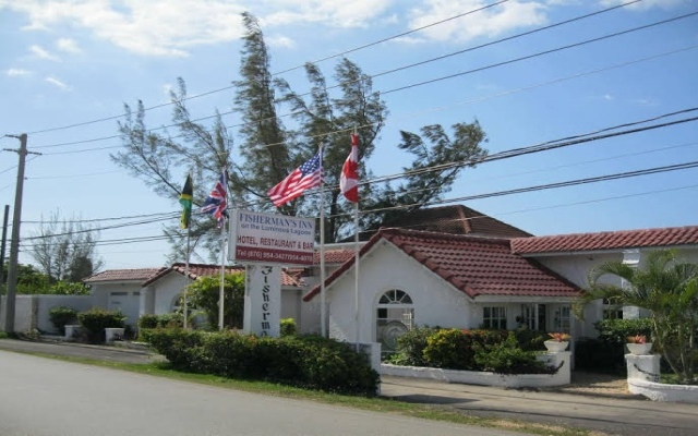 Отель Fisherman's Inn вид на фасад