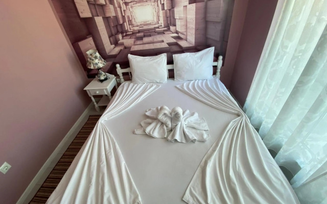 Private Cozy Apartment Admiral Plaza A 11