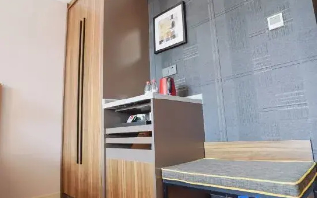 Homeinn Plus Hotel (Qiqihar High-speed Railway Station Hecheng Park)