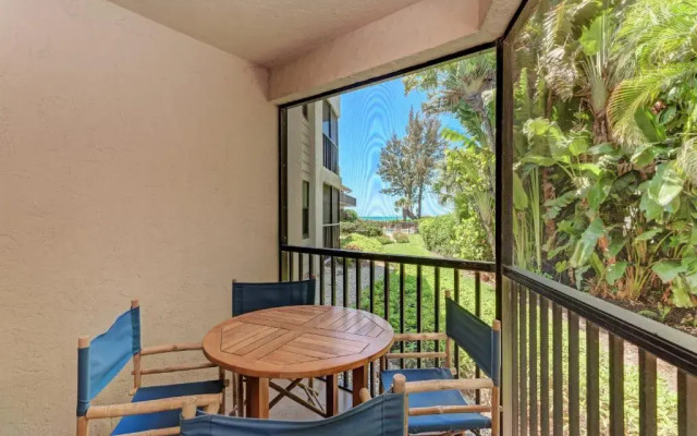 Sea Grape Inn 4- BEACHFRONT Property