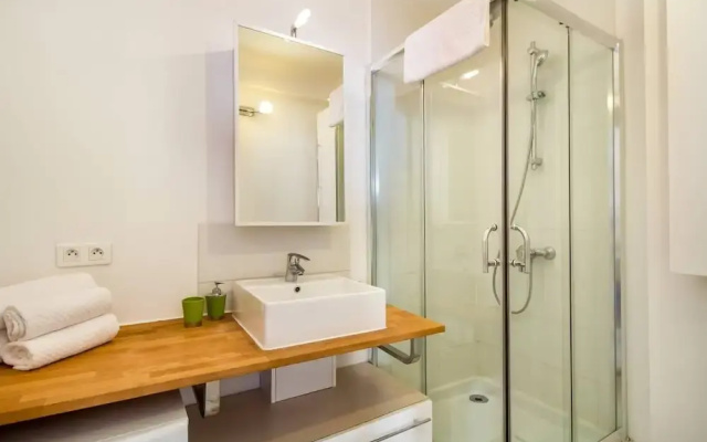 Apartment 4 People, 20 Meters From the Croisette!