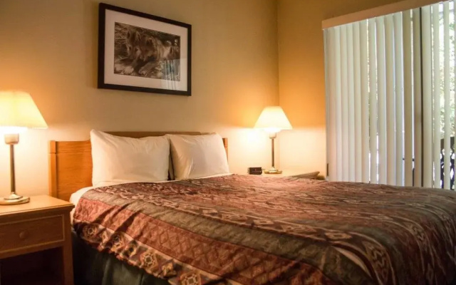 Wildwood Lodge by Peak to Green Accommodations
