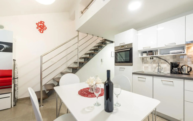 NEW modern studio apartment Nina