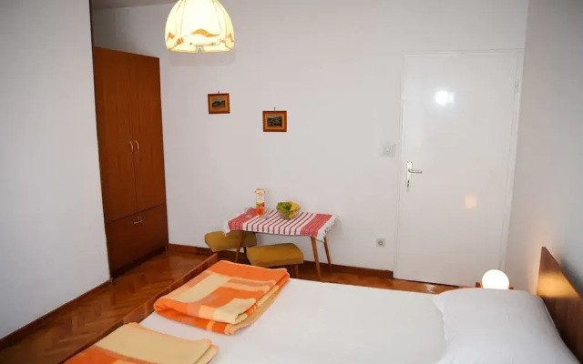Rooms Dragica Red Room 1 Br Apts