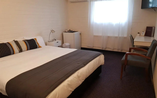 Morphett Arms Hotel