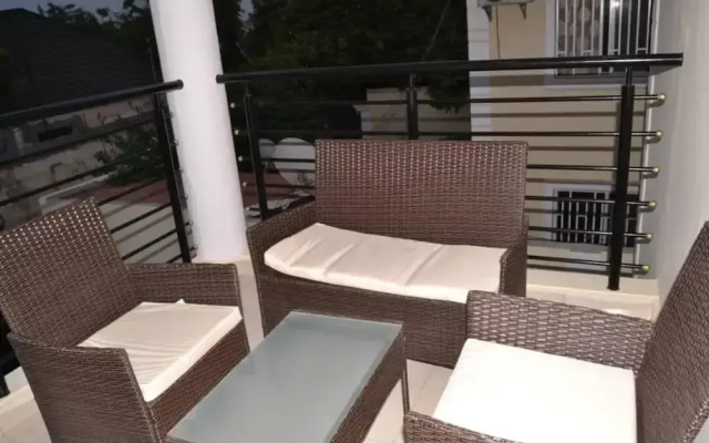 4bed Villa Sleeps 8 - Wifi, Parking, Garden