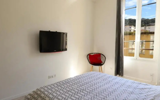 Apartment Port