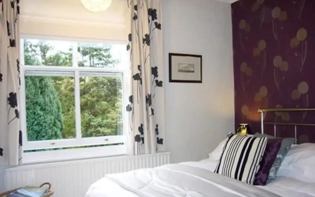 Lakes End Country Guest House