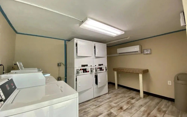 Meridian Plaza 1002