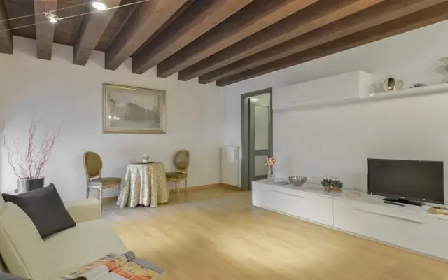Macbeth Halldis Apartment