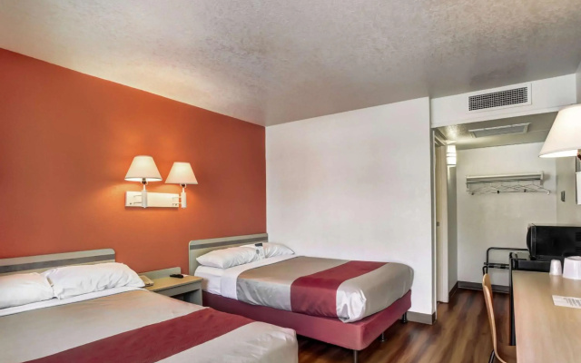 Motel 6 Medford, OR