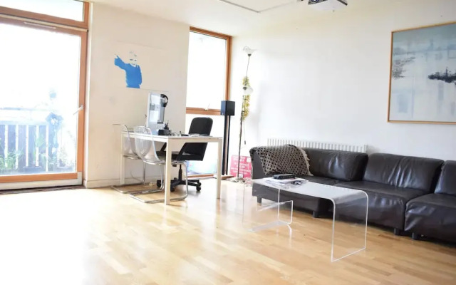 Lovely 1 Bedroom Apartment Near Canary Wharf