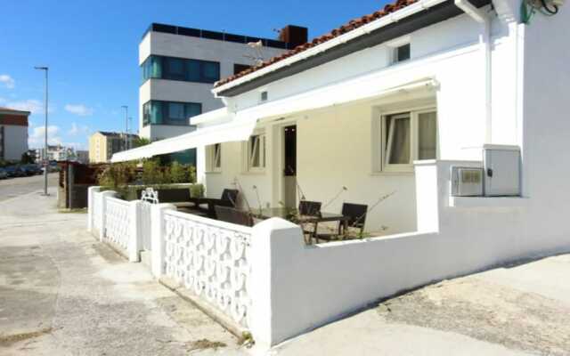 Отель Residence by G - Avenida de Cantabria 60 вид на фасад