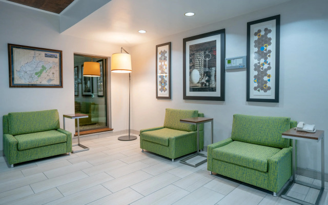 Holiday Inn Express Hotel & Suites ELKINS by IHG