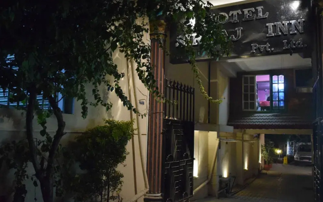 Hotel Siraaj Inn