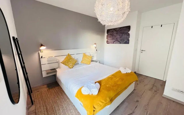Lovely 1 bedroom flat w balcony&parking