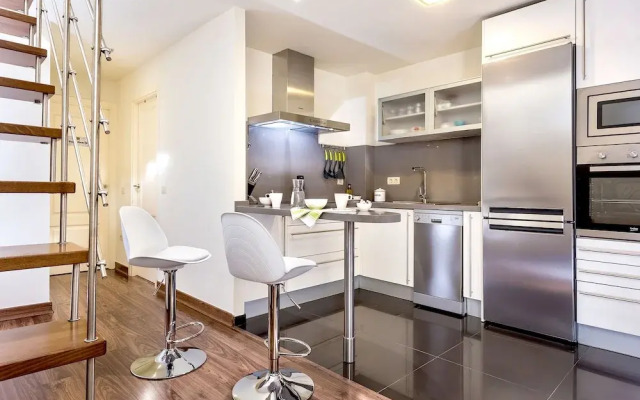 Modern Centric Duplex With Stunning Terrace Francos V