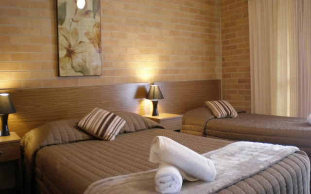 White Lanterns Motel