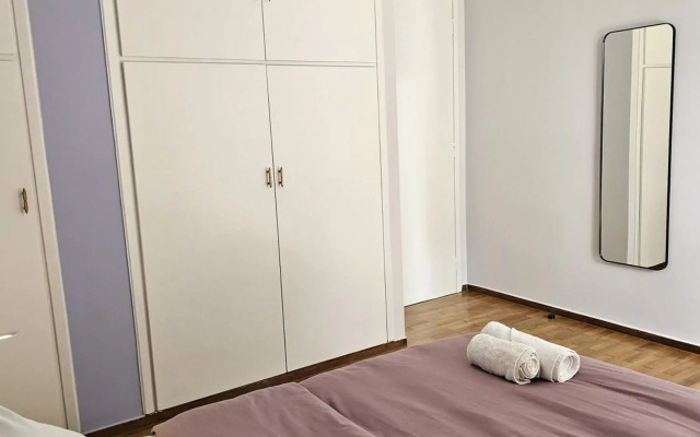 Newly Renovated Garden view apartment!!