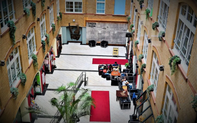 Singer109 Hostel
