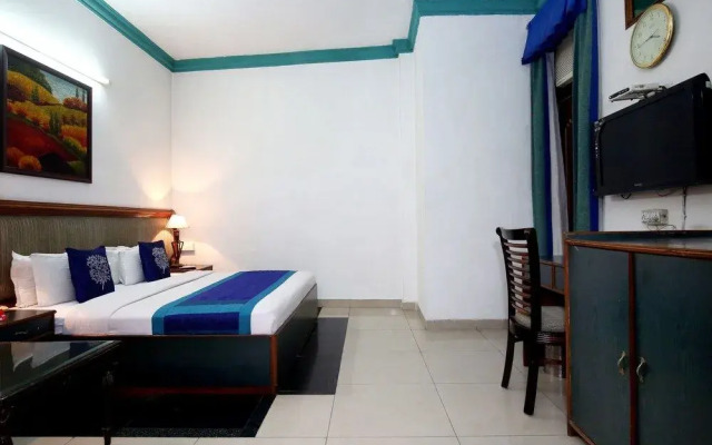 OYO 9985 Hotel Sekhon Grand