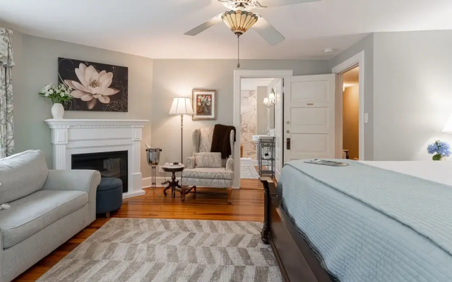 Pinecrest Bed & Breakfast