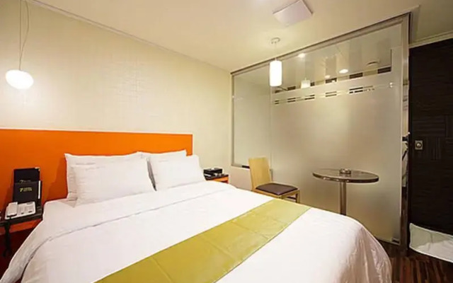 Seven Motel
