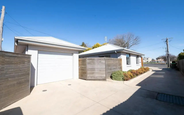 The Endsleigh -1 Bedroom Villa, Free Wifi, Near CBD