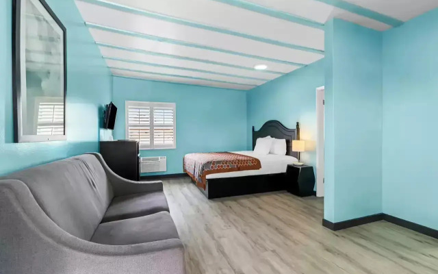 NOHO Hotel