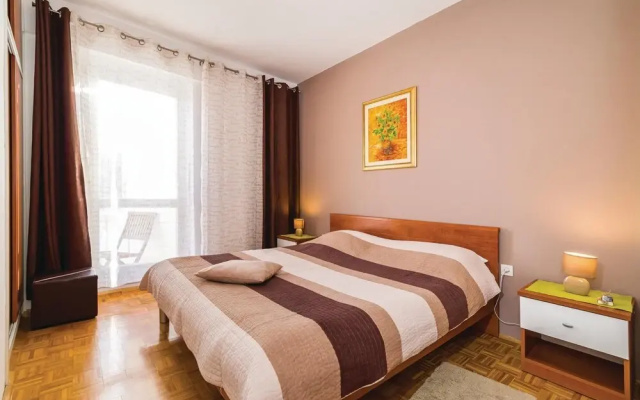 Nice Apartment in Novigrad With 4 Bedrooms