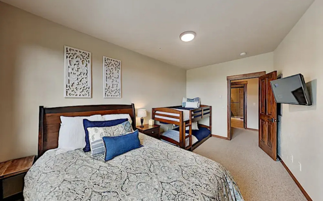 67cpcc10 2 Bedroom Condo