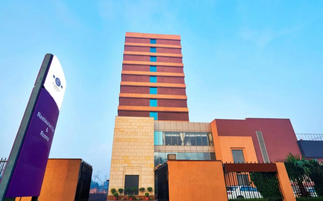 Caspia Hotel New Delhi Shalimar Bagh