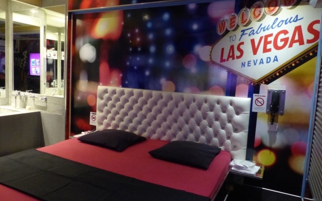 Отель Love Hôtel - Adults Only Франция, Париж - отзывы, цены и фото номеров - забронировать отель Love Hôtel - Adults Only онлайн вид на фасад