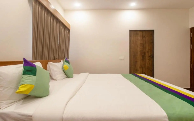 Treebo Elite Plaza, 700 Mtrs From Madikeri Fort