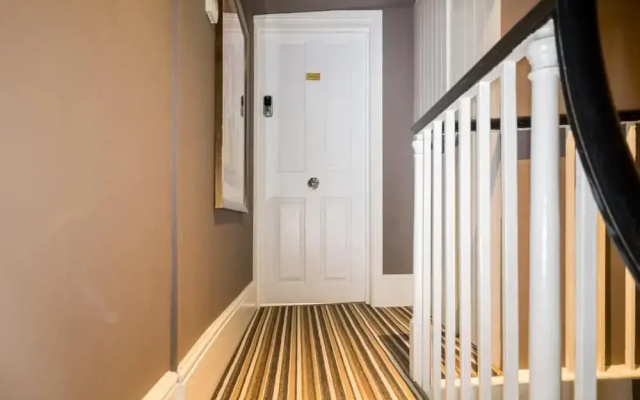Host Stay St James Studio