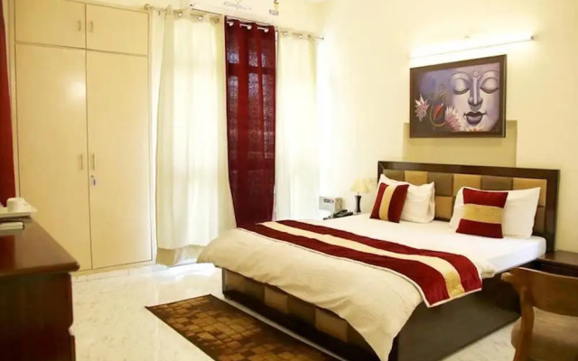 Room in Guest Room - Maplewood Guest House, Neeti Bagh, New Delhiit is a Boutiqu Guest House - Room 2
